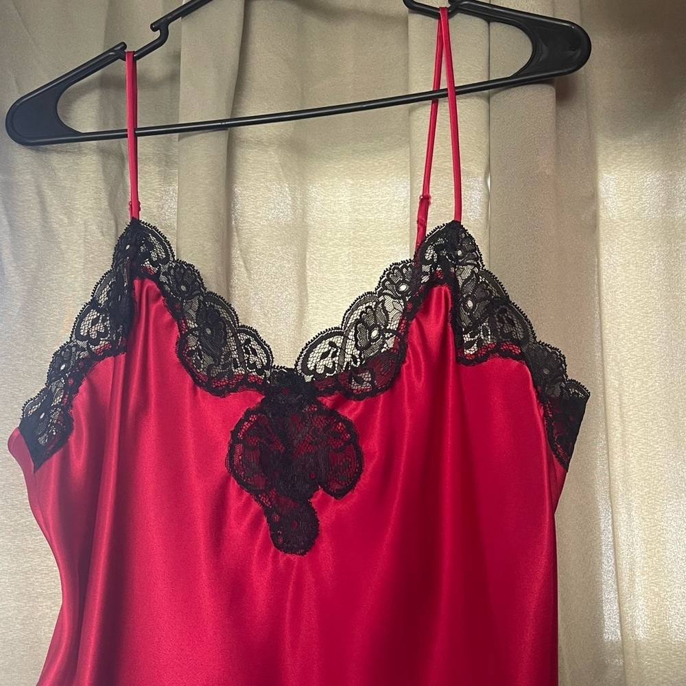 Victoria Secret Elegant Red Satin Lace Trim Sleepwear Set size large - Picture 3 of 9